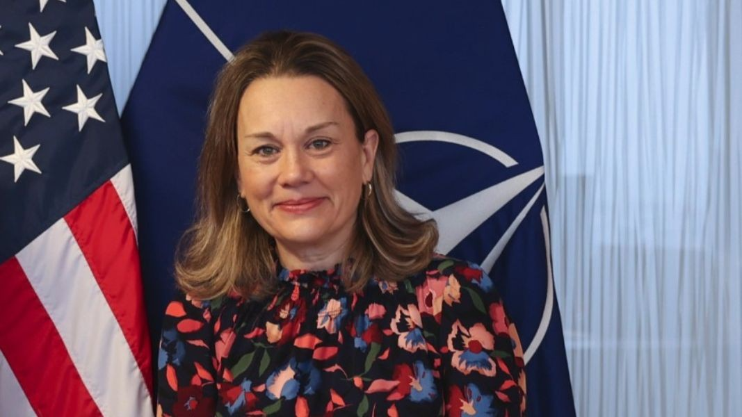 US-Botschafterin bei der NATO - - Juliane Smith
